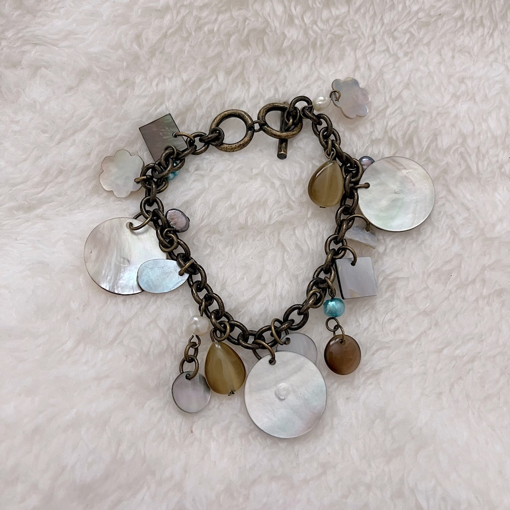 ⚡️2/$15⚡️Shell charm bracelet